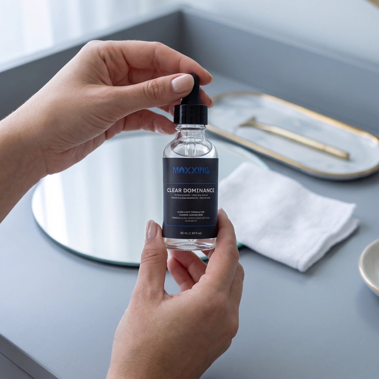 Clear Dominance Niacinamide 5% + Zinc Serum lifestyle photo